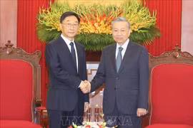 苏林总书记、国家主席会见中国广西壮族自治区党委书记刘宁。图自越通社