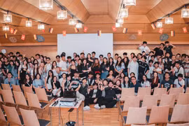 欧洲越南青年学生夏令营开幕。图自互联网