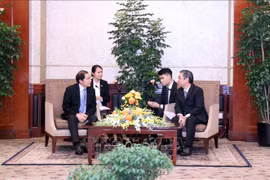 胡志明市市委副书记阮福禄已会见了正在对该市进行工作访问的老挝华潘省委书记、省长康平·赛颂平。图自越通社
