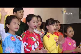 化身讲解员让儿童们更加了解首都文化历史