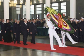 原越共中央总书记杜梅遗体告别仪式隆重举行(组图）