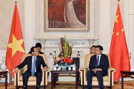 河内市祖国阵线代表团对中国进行工作访问