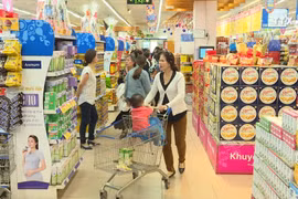 让越南商品进入超市有助于提高国产产品的知名度
