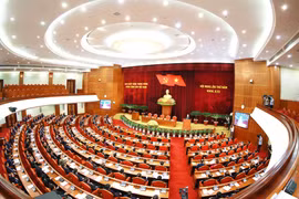 越共第十三届中央委员会第五次全体会议圆满落幕