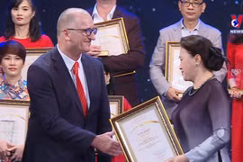 外国作者的对外新闻：宣传效果事半功倍