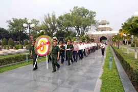 奠边省奠边市A1烈士陵园（组图）