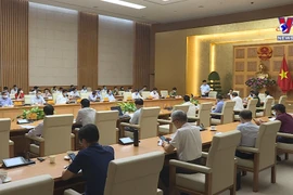 在“与疫情安全共处”的基础上始终保持高度警惕