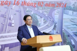范明政总理要求与会代表集中讨论、评价各工程、项目施工进度情况