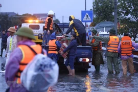 组图：受持续强降雨影响 河静省多地处于孤立状态