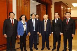 越共十四大文件起草工作小组第一次会议召开