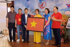 向在前线捍卫祖国海洋岛屿主权的军人传递温暖真情