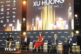 参加论坛的演讲者。图自越通社