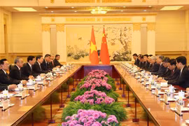 越共中央总书记、国家主席苏林会见中国全国政协主席王沪宁。图自越通社