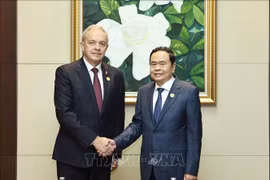 越南国会主席陈青敏会见白俄罗斯会议下院议长伊戈尔·谢尔盖延科。图自越通社