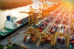 2025年第二季度越南实际GDP同比增长7.96%，远高于彭博社预测的6.85%以及UOB原本预测的6.1%。图自越通社