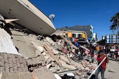 2026年8月10日哥伦比亚佩雷拉市地震后倒塌的建筑物。图片来源：AA/越通社发