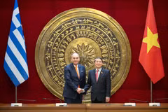 越南国会副主席阮德海与希腊议会第一副议长普拉基奥塔基斯举行会谈 图自越通社