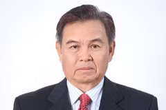 老挝人民民主共和国国会主席、原老挝建国阵线中央委员会主席赛宋蓬·丰威汉同志于8月8日逝世，享年70岁 图自越通社