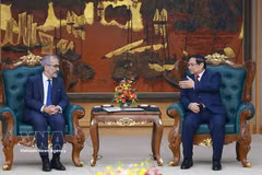 政府总理范明政会见葡萄牙国务部长兼外交部长保罗·兰热尔