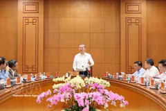 以下是您提供的图片说明的中文翻译： 越共中央总书记、中央反腐败、反浪费、反消极指导委员会主任苏林在2026年3月18日召开的中央反腐败、反浪费、反消极指导委员会常务会议上发表指导讲话。图自越通社