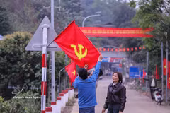 山罗省芒赛乡披上节日盛装，准备迎接国家重大节日 图自越通社