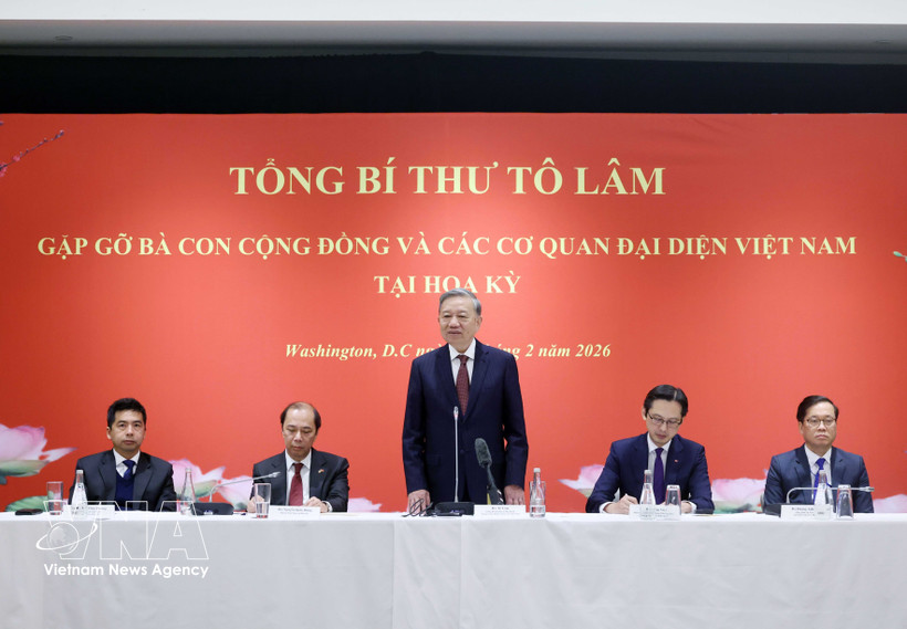 苏林总书记在见面会上发表讲话。图片来源：越通社