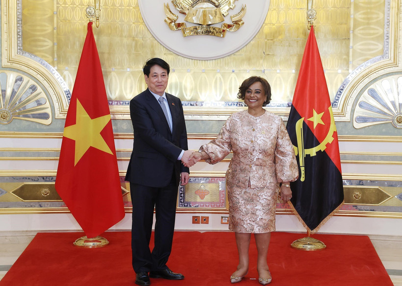 越南国家主席梁强会见安哥拉国民议会议长塞尔凯拉。图自越通社