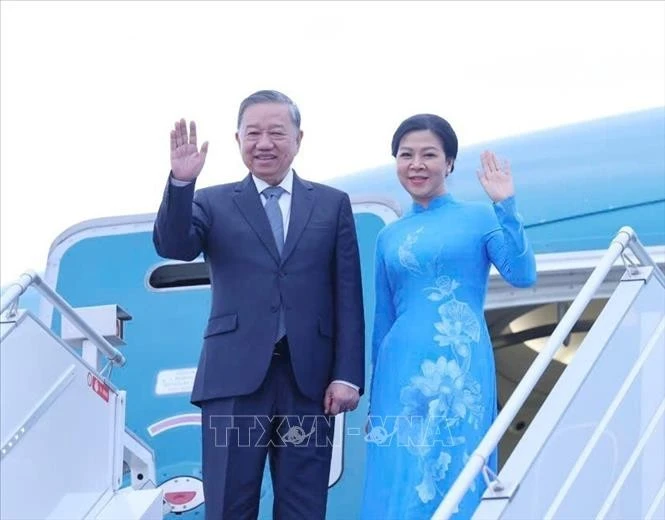 越共中央总书记苏林和夫人圆满结束对白俄罗斯的国事访问。图自越通社