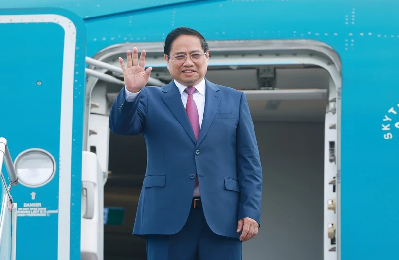 政府总理范明政启程赴中国天津出席世界经济论坛第十六届新领军者年会。图自越通社