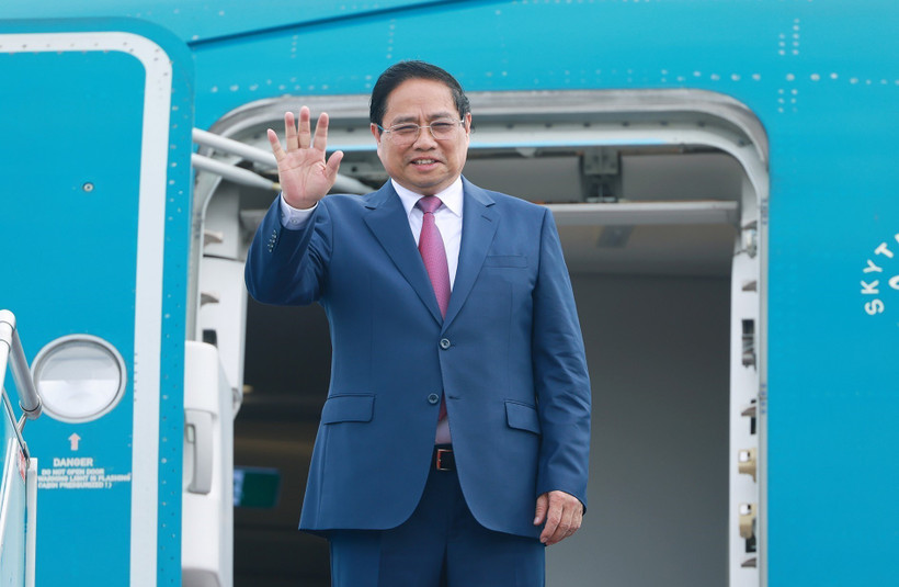 政府总理范明政启程赴中国天津出席世界经济论坛第十六届新领军者年会。图自越通社