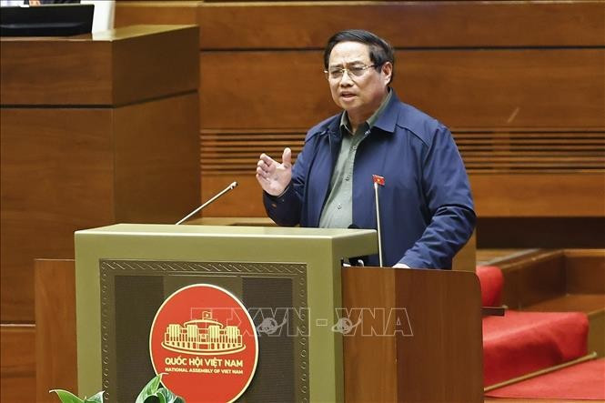 政府总理范明政发言,进一步厘清国会代表提出的一些问题。图自越通社