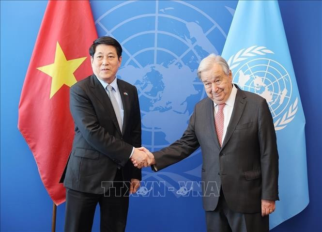 越南国家主席梁强会见联合国秘书长安东尼奥·古特雷斯。图自越通社