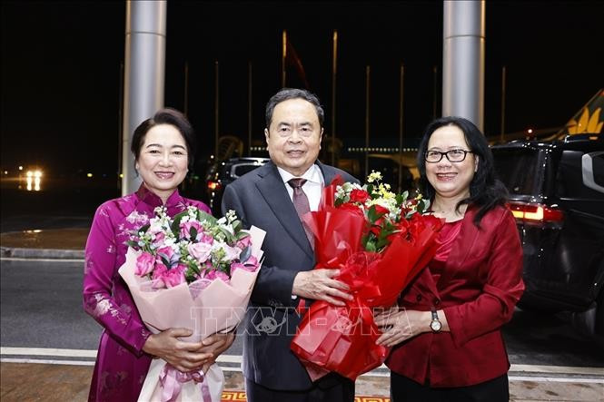 越南国会主席陈青敏和夫人一行启程对摩洛哥和塞内加尔进行正式访问。图自越通社