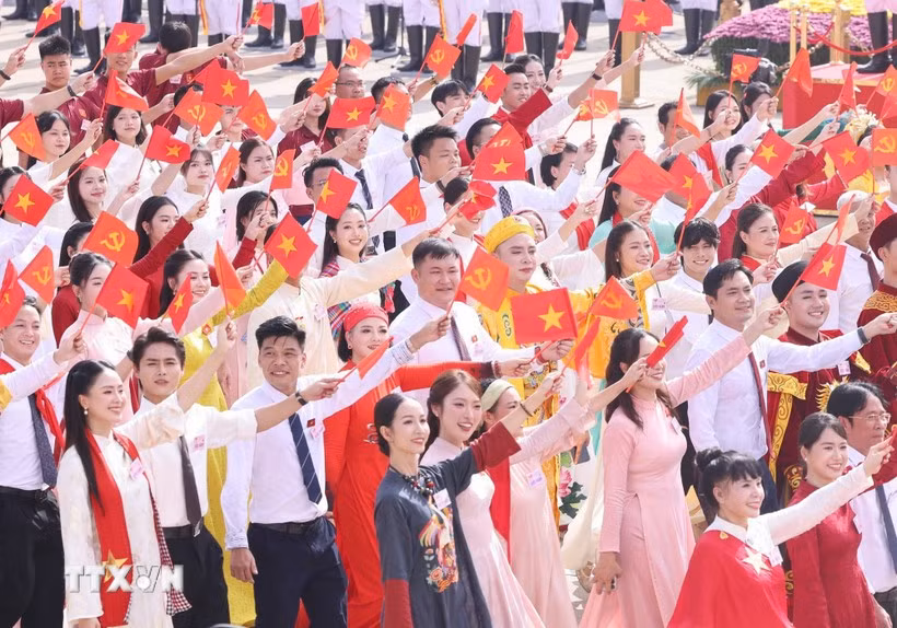 参加 “九·二”国庆80周年纪念庆典阅兵游行活动的文化、体育方阵。图片来源：越通社