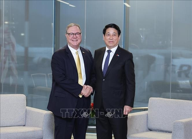 越南国家主席梁强会见华盛顿州副州长丹尼·赫克。图自越通社