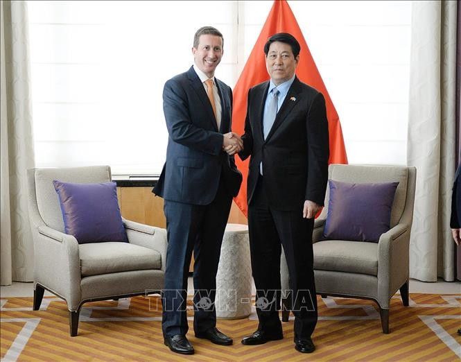 越南国家主席梁强会见了华平投资集团首席执行官、美国—东盟商务理事会主席杰弗里·戴维·珀尔曼。图自越通社