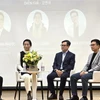 参加“2025年职业定位与发展”座谈会的演讲者。图自越通社