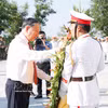 越共中央总书记苏林在西宁省龙顺乡包荣（Bau Rong）历史文化遗迹区敬献花圈。图自越通社