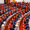 出席越共十四届二中全会开幕会的代表。图自越通社