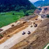 同登（谅山）—茶岭（高平）高速公路施工现场。图自越通社