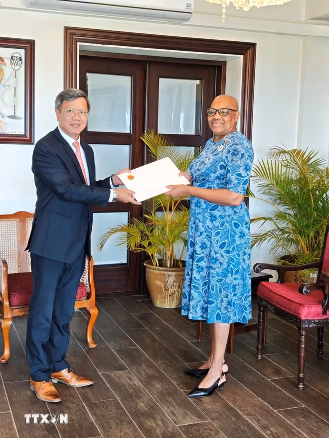 dai-su-viet-nam-tai-cuba-trinh-quoc-thu-tai-saint-kitts-va-nevis-1.jpg