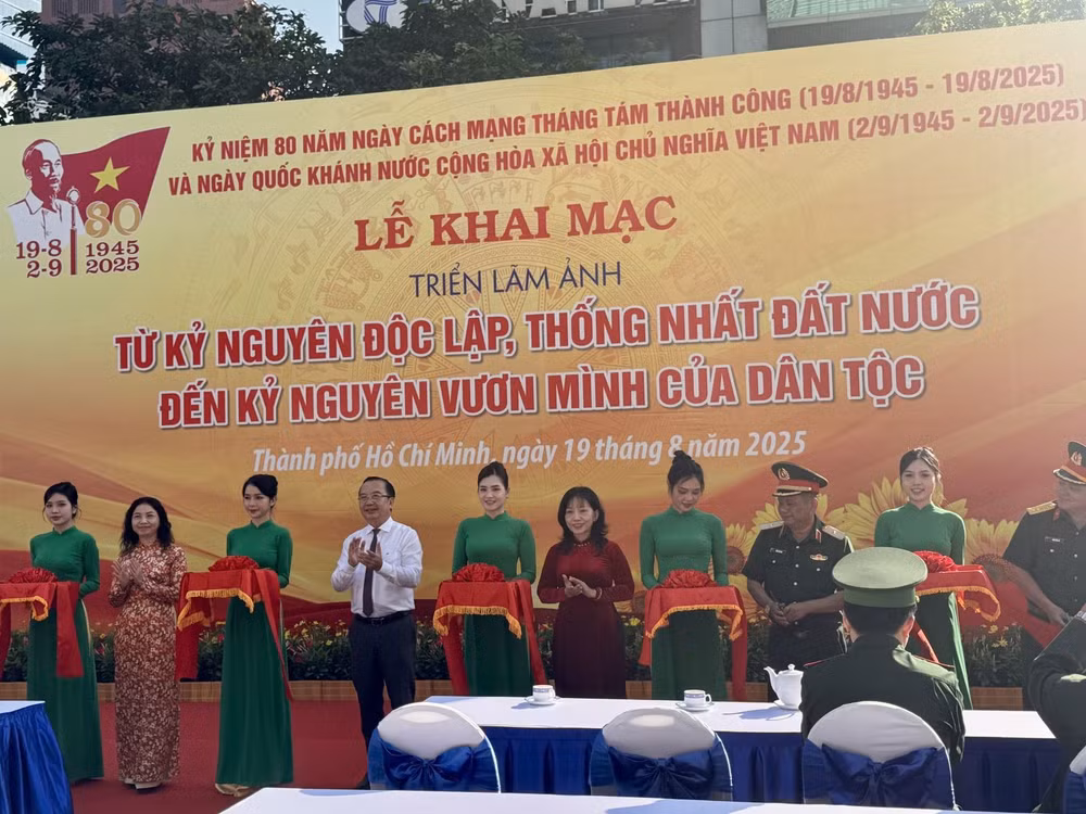 trienlam80nam-2.jpg