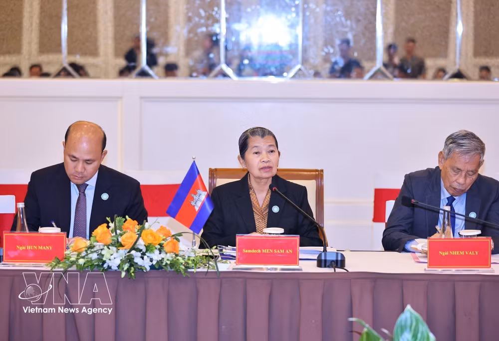 vnanet-potal-hoi-dam-giua-ubtu-mttq-viet-nam-va-hoi-dong-quoc-gia-mat-tran-doan-ket-phat-trien-to-quoc-campuchia-8657388.jpg