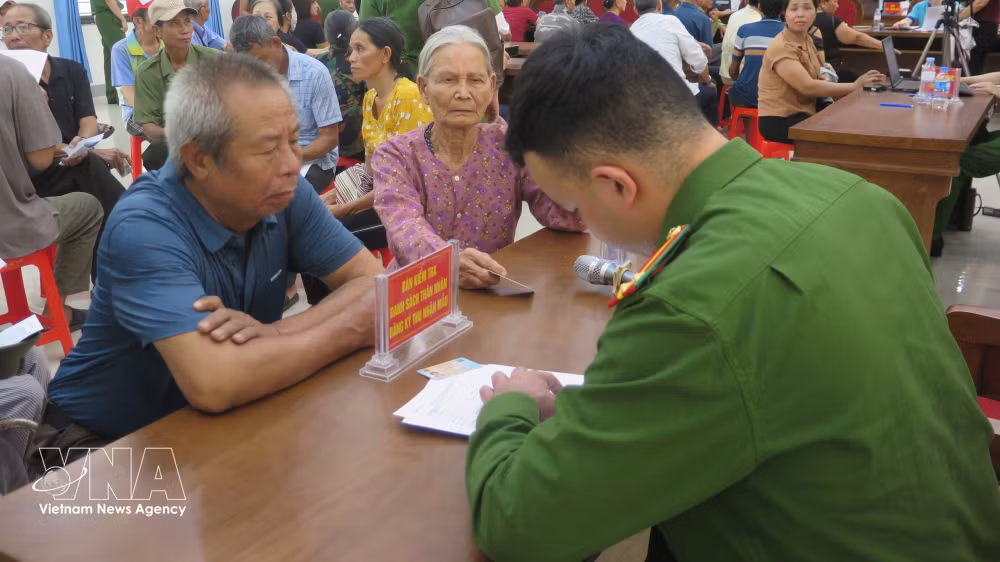 vnanet-vna-potal-lao-cai-thu-nhan-mau-adn-cho-than-nhan-liet-si-chua-xac-dinh-duoc-danh-tinh-8884286.jpg