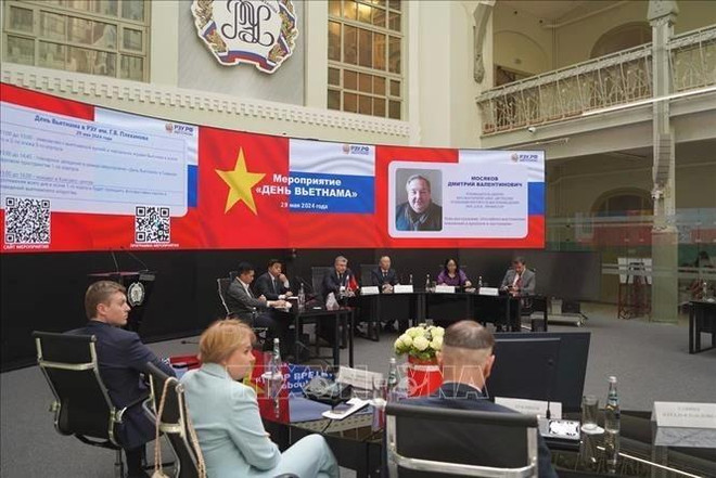 附图:5月29日在俄罗斯普列汉诺夫经济大学举行的“越南日”活动。图自越通社 nga2-20624-2465.jpg.webp