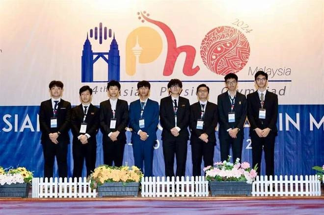 越南8名学生在2024年亚洲物理奥林匹克竞赛上全部获奖。图自Vietnam+ cac-hoc-sinh-vn-du-thi-olympic-vat-ly-chau-a-nam-2024-1903.jpeg.webp