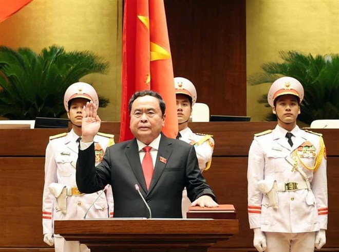 陈青敏当选第十五届国会主席。图自越通社 vna_potal_dong_chi_tran_thanh_man_duoc_bau_giu_chuc_chu_tich_quoc_hoi_khoa_xv__7385851.jpg