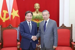 越共中央总书记苏林会见韩国总统特使朴昌达。图自越通社