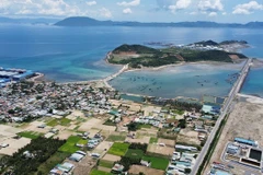 鸟瞰云峰经济区。图自越通社
