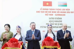 “胡志明主席与越南—阿塞拜疆石油工业纪念室”落成典礼。图自越通社